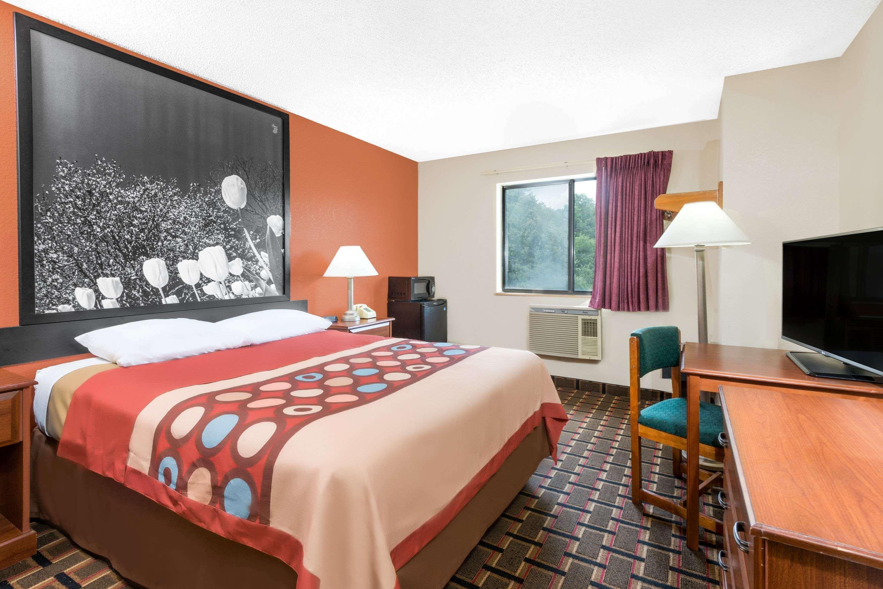 Super 8 By Wyndham Kent/Akron Area Exterior foto