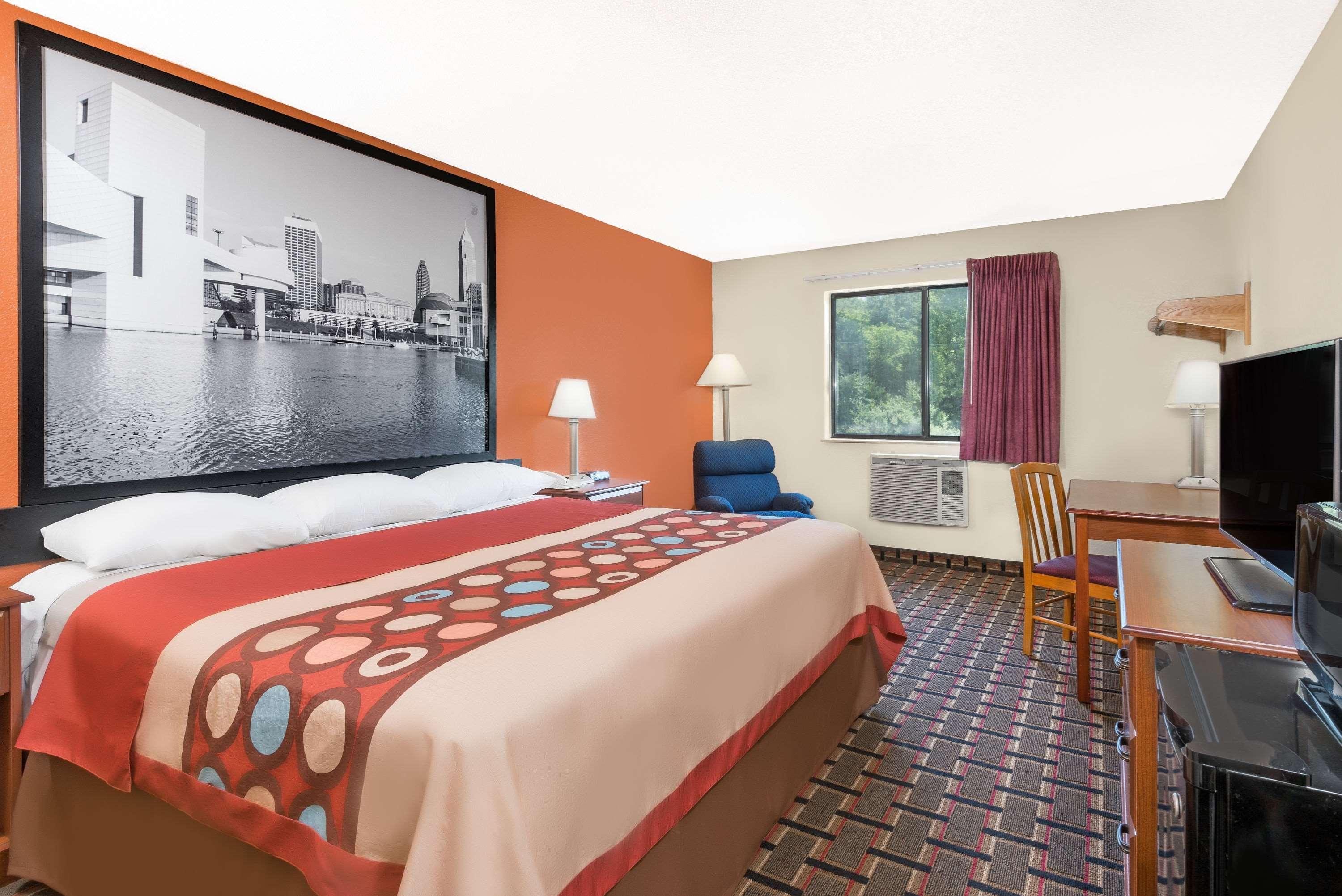 Super 8 By Wyndham Kent/Akron Area Exterior foto